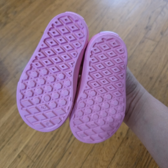 🆕️💦Vans Slip-on Shoes - Picture 4 of 7